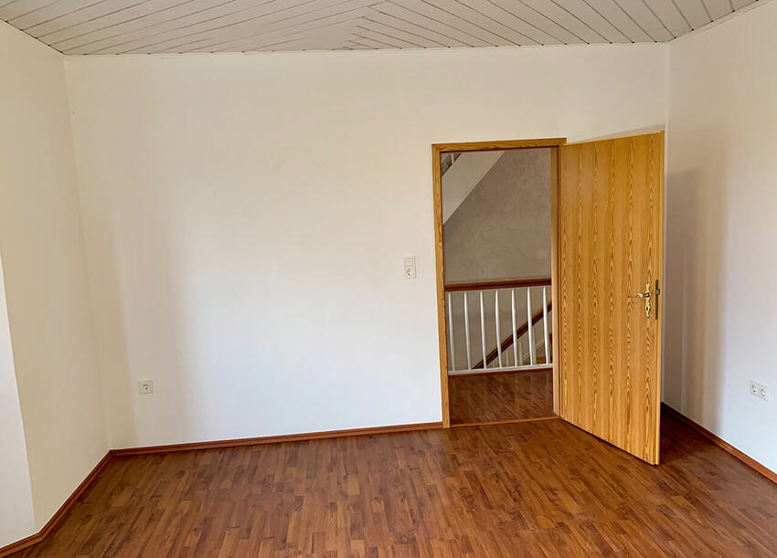 Zimmer 1. OG rechts (2) einfamilienhaus-ruebenach-koblenz-zu-vermieten